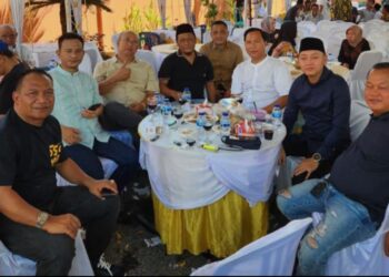 Berbagai Kalangan Masyarakat Hadiri Halal Bihalal Dikediaman Aprozi Alam