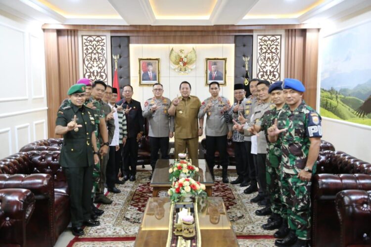 Pisah Sambut Kapolda Lampung, Gubernur Arinal Sampaikan Terimakasih Atas Pengabdian Irjen Pol. Akhmad Wiyagus dan Selamat Bertugas kepada Irjen. Pol. Helmy Santika
