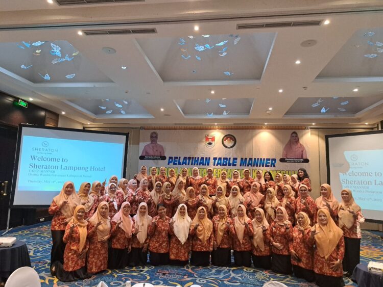 Tingkatkan Kemampuan Pengurus DWP Mesuji Gelar Pelatihan Table Manner Tahun 2023