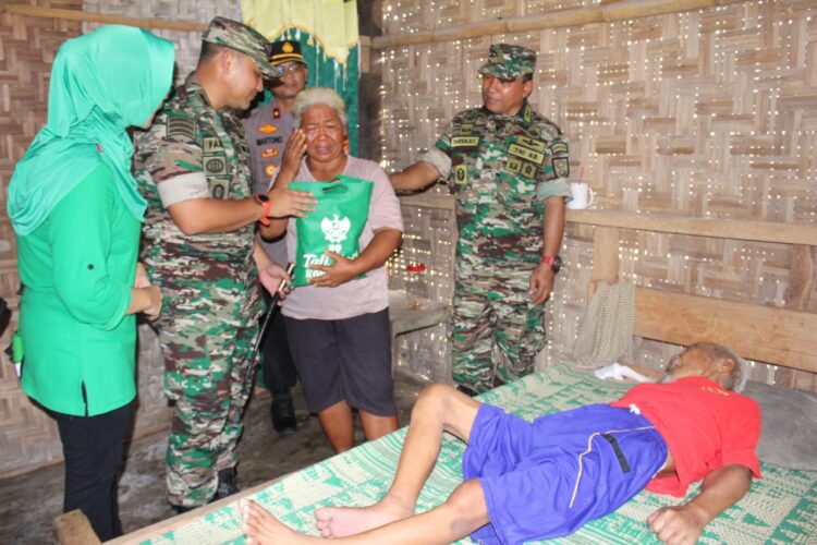 DiJumat Berbagi, Dandim 0421/Ls sambangi warga kurang mampu