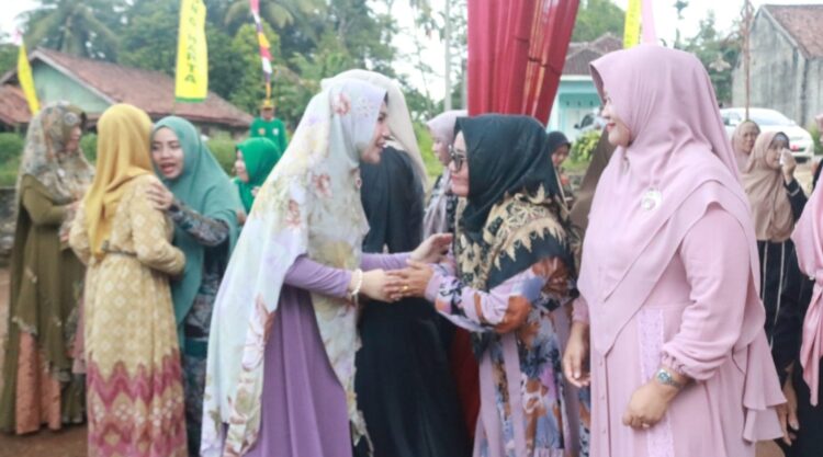 Gelar Pengajian, Wakil Ketua TP-PKK Lampura Ajak Masyarakat Tingkatkan Iman Dan Taqwa