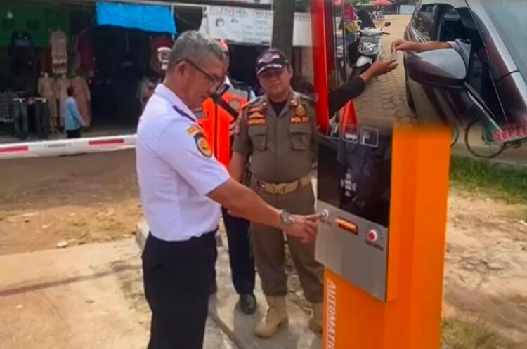 Dishub Mulai Terapkan Palang Pintu Parkir Otomatis di Pasar Mulya Asri