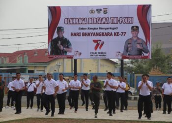 Jelang Hari Bhayangkara Ke-77, TNI dan Polri Olahraga Bersama di Polres Pringsewu