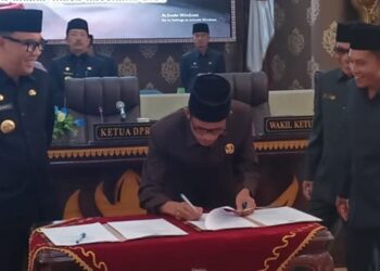 DPRD Way Kanan Sahkan Raperda Pertanggungjawaban APBD Tahun Anggaran 2022 dan Penyampaian KUA-PPAS TA 2024
