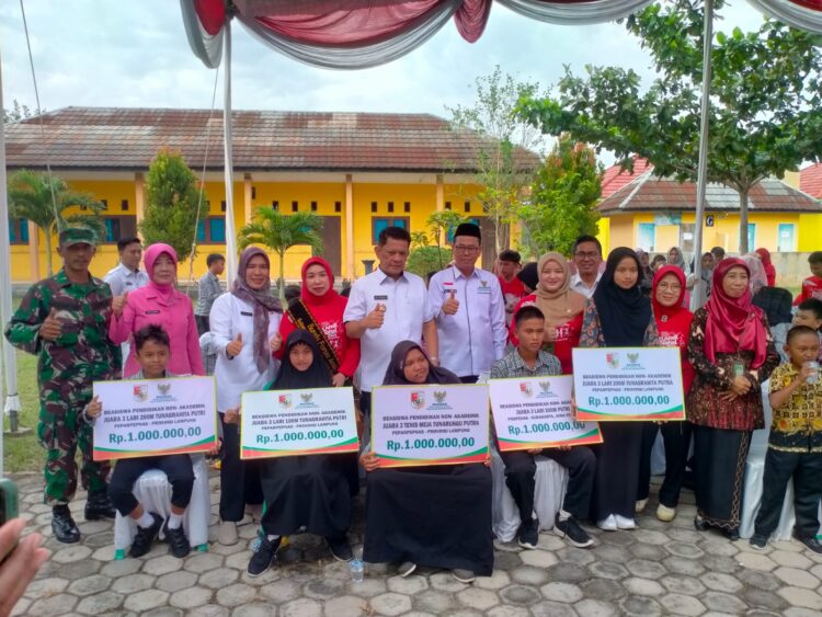 Tingkatkan Semangat Peserta Didik, Baznas Tubaba Berikan Beasiswa Non Akademik