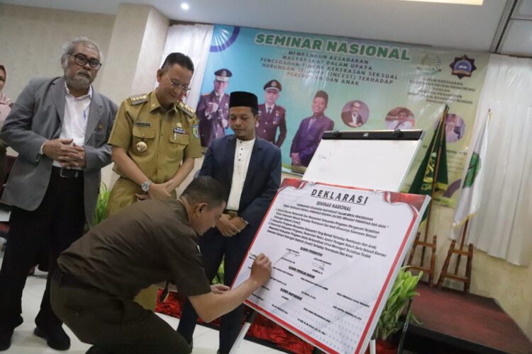 Peringati Hari Bhakti Adyaksa Ke 63 Kejari Pringsewu Mengadakan Seminar Tentang INCEST