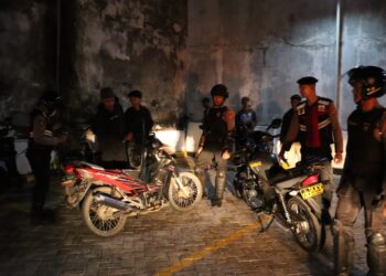 Gelar Patroli UKL Presisi, Polres Pringsewu Amankan Dua Warga Bawa Keris