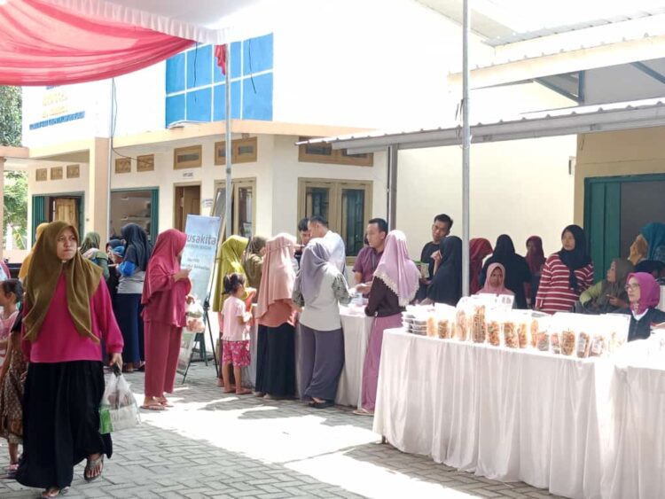 Sragi penutup kegiatan Operasi Pasar Murah, warga berebut belanja Sembako