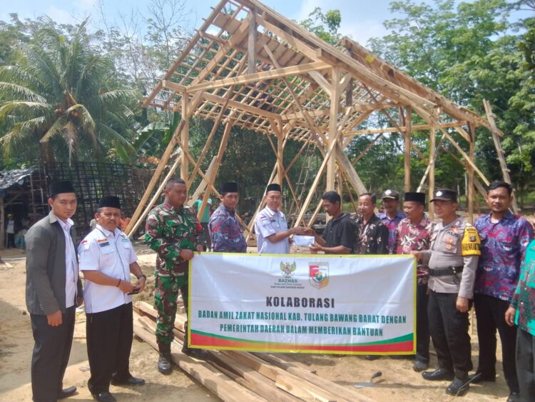 Tertimpa Musibah Kebakaran Rumah, Nur Sholeh Terima Bantuan Baznas Tubaba