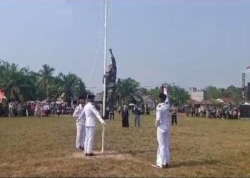 Ini Aksi Heroik Sertu Ahmadi Saat Upacara Peringatan HUT RI ke 78 di Mesuji Timur