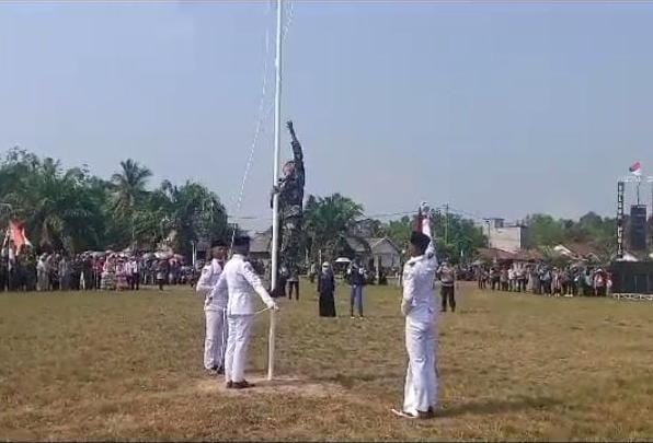Ini Aksi Heroik Sertu Ahmadi Saat Upacara Peringatan HUT RI ke 78 di Mesuji Timur