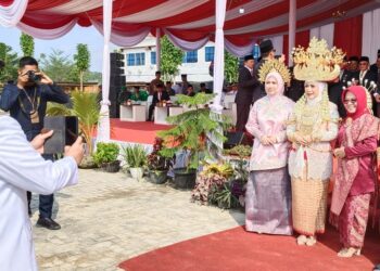 Momen Sulpakar, Mendadak Jadi Photografer di Acara HUT RI ke 78 