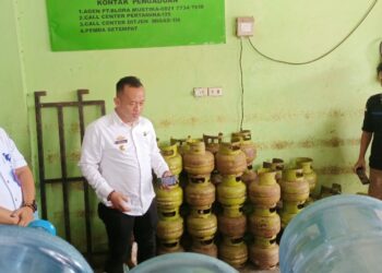 Sidak Ke Agen Dan Pangkalan, Kadis Perdagangan Lampura, ” Gas Elpiji 3 Kg Normal. “