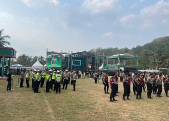 Konser Musik ‘Setia Band’ Di Pringsewu Dijaga Ratusan Aparat