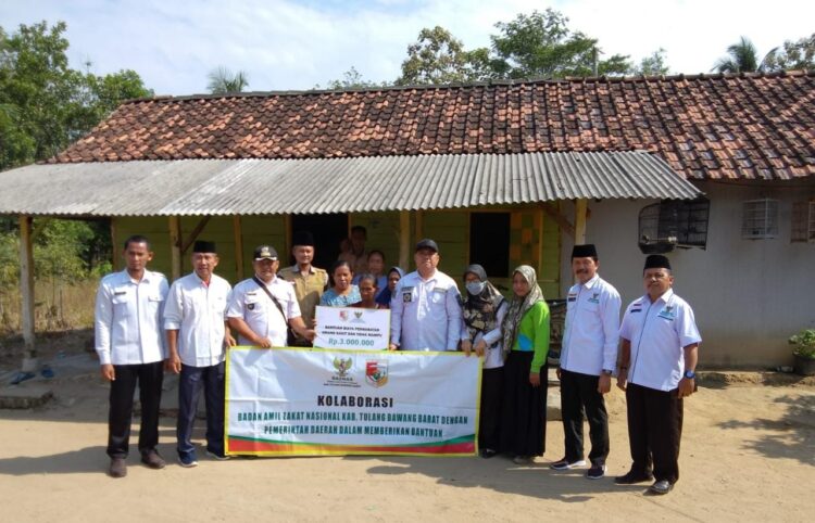 Baznas Tubaba Beri Bantuan Korban Kecelakaan di Way Sido