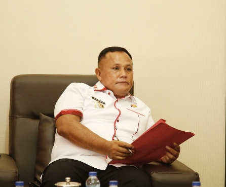 Pasca terbakar, Rumah Despalasi, Nanang Ermanto serahkan bantuan
