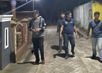 Tim Satnarkoba Polres Lampura, Hunting Di Kampung Bebas Narkoba Tanah Miring.