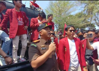 Sambut Aksi Mahasiswa, Kajari Lampura Pastikan Perkara Korupsi Di Lampura Berjalan