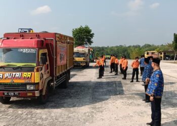 Sekda Mesuji Lepas 13 Armada Pendistribusian Air Bersih Untuk Masyarakat