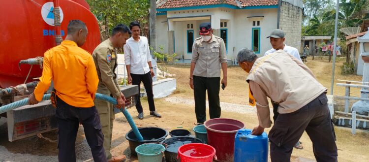 Pemda Bersama Perusahaan di Mesuji Sudah Salurkan 240 ribu liter Air Bersih Untuk Masyarakat
