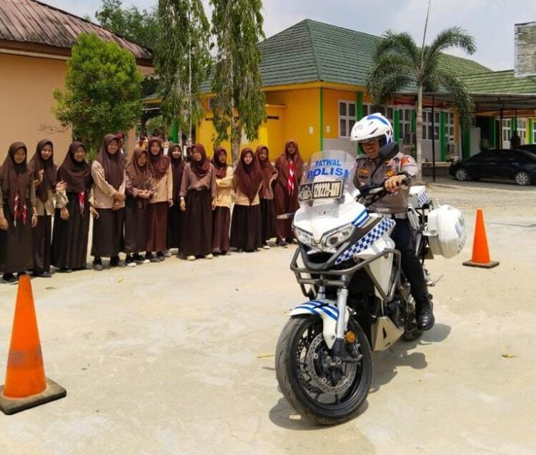 Satlantas Polres Mesuji ke Sekolah, Sosialisasikan Safety Riding
