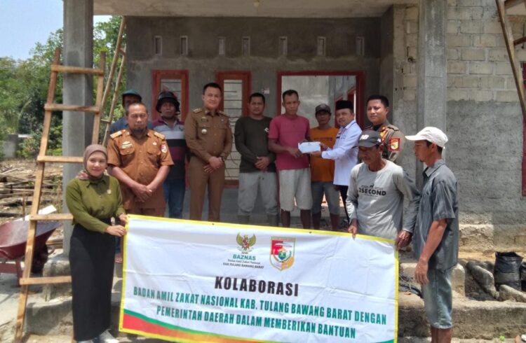 Bentuk Kepedulian, Baznas Tubaba Beri Bantuan Korban Kebakaran Rumah di Pagar Jaya