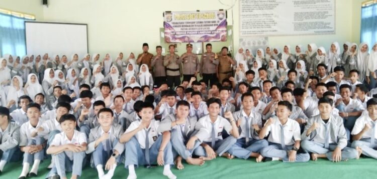 Police Go To School, Program Polres Lampura Antisipasi Bullying Di Sekolah
