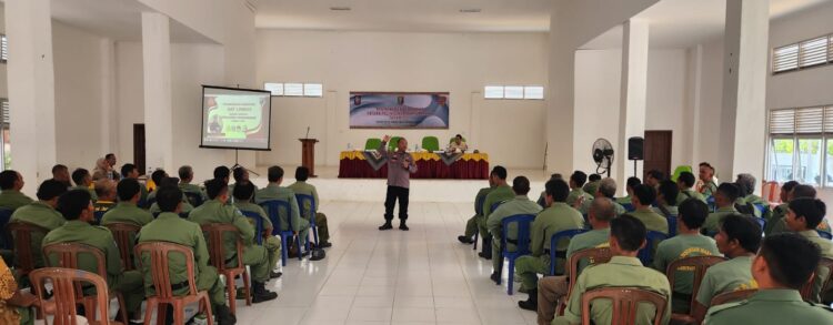 Sat Binmas Polres Pringsewu Berikan Penyuluhan Peningkatan Kapasitas Sat Linmas Menyongsong Pengamanan Pemilu 2024