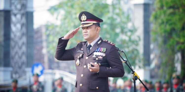 Kapolres Lampura Pimpin Upacara Hari Pahlawan Dan Tabur Bunga Di Taman Makam Pahlawan kotabumi