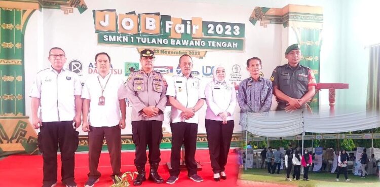 SMKN 1 TBT Adakan Job Fair