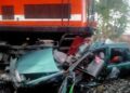 Ringsek Ditabrak Kereta Api, Tiga Penumpang Mobil Sedan Timor Tewas Ditempat