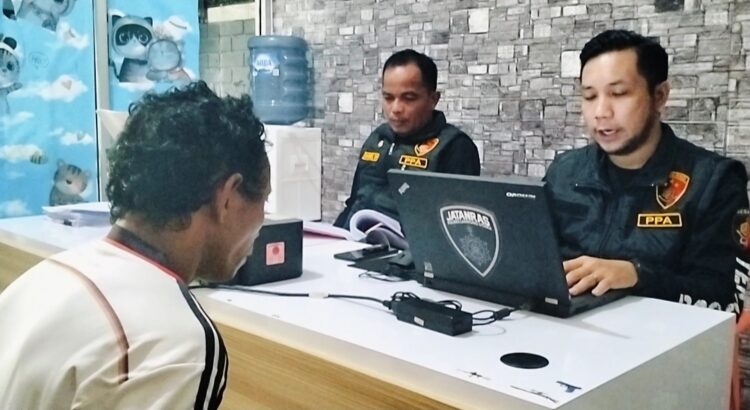 Hamili Anak Tiri Sampai Melahirkan, Pria ini Ditangkap Satreskrim Polres Lampura