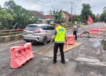 Jembatan Way Sabuk Rusak, Satlantas Polres Lampura Himbau Kendaraan Berat Tidak Melintas