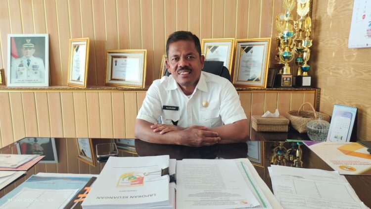 Percepat Entaskan Stunting, Disnakeswan Bagikan Bantuan 2000 Ekor Ayam