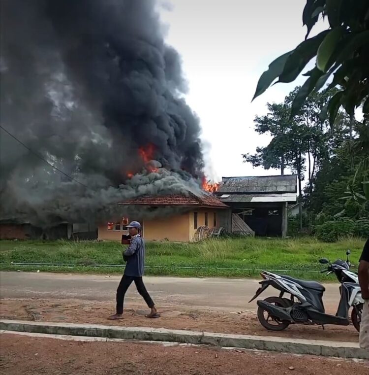 Rumah di Banjarsari Dilalap Si Jago Merah, Kerugian Ditaksir Capai Rp100 Juta