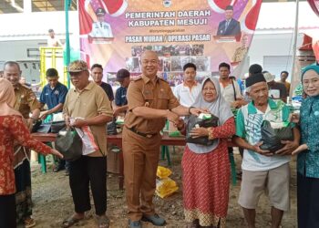 Tekan Inflasi, Pemkab Mesuji Gelar Operasi Pasar Murah Di Simpang Pematang