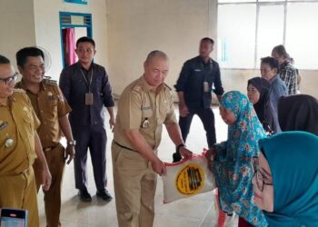 Pemkab Mesuji Salurkan Bantuan Beras dan Bibit Cabai Untuk Warga Tiga Desa Tua di Tanjung Raya