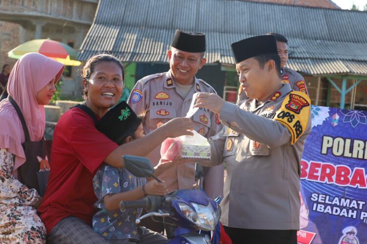 Kapolres Mesuji Sempatkan Berbagi Takjil Jelang Safari Ramadhan