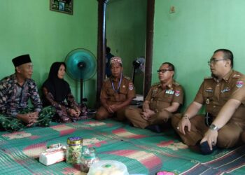 Sulpakar Takziah Ke Rumah Guru Korban Pembunuhan Di Mesuji