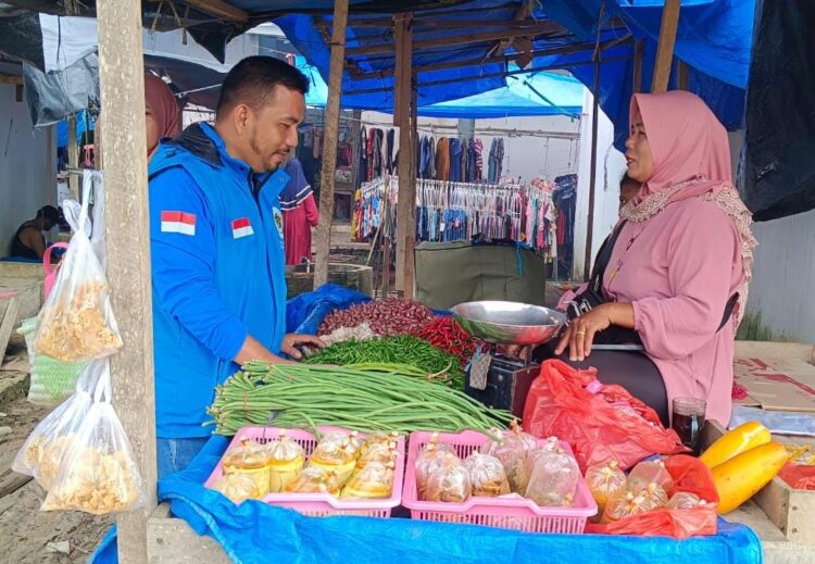 Pastikan Harga dan Stok Bahan Pokok Stabil, Camat RJU Sidak Pasar