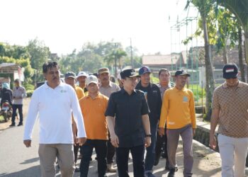 Pj.Bupati Pringsewu Tinjau Gotongroyong Masyarakat Mataram Dalam Mengantisipasi Penyebaran DBD