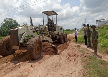 Jalin Sinergitas Camat RJU Gandeng Pengusaha Perbaiki Jalan