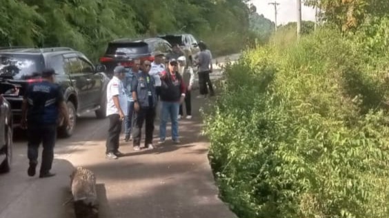 Pemkab Tanggamus ”Duet” dengan Dinas BMBK Perbaiki Jalan Kelumbayan-Kotaagung Timur