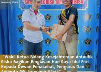 Idul Fitri 1445 H, Pwi Lampura Bagi Bingkisan Lebaran Pada Anggota