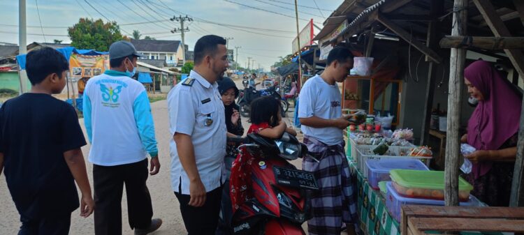 Pastikan Takjil Bebas Zat Berbahaya, Ini Yang Di Lakukan Kapus dan Camat RJU