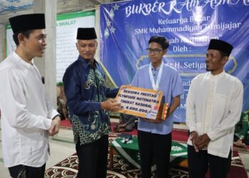 Raih Medali Emas Di OlympiCad Nasional, PD Muhammadiyah Tubaba Berikan Beasiswa 5 Juta.