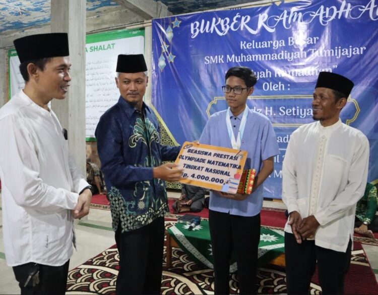Raih Medali Emas Di OlympiCad Nasional, PD Muhammadiyah Tubaba Berikan Beasiswa 5 Juta.