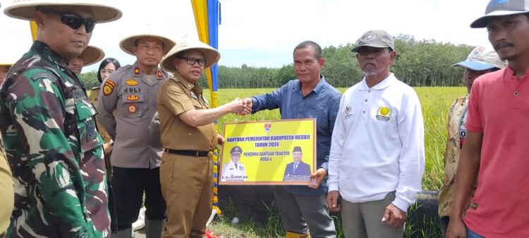 Kendalikan Inflasi Lewat Sektor Pangan, Sulpakar Beri Dukungan Petani Padi