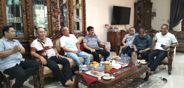 Gelar Pertemuan Lintas Partai, Hamartoni Ahadis Mendapat Sinyal Pantas  Maju Pilkada Lampura 2024