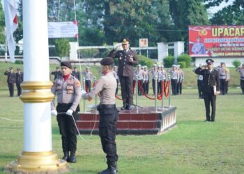 65 Anggota Polres Lampura Berprestasi Dapat Penghargaan
